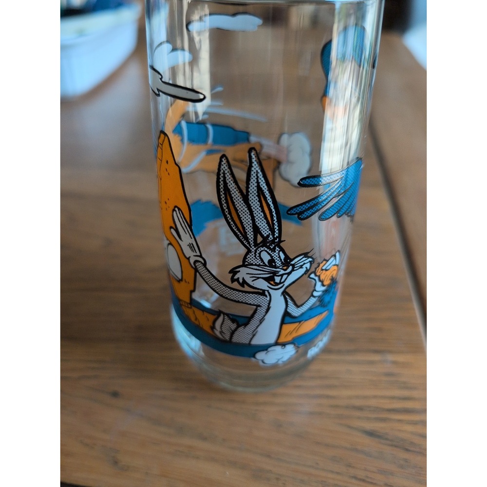 1979 COYOTE ROADRUNNER & BUGS 16oz GLASS WARNERS BROS PEPSI SERIES